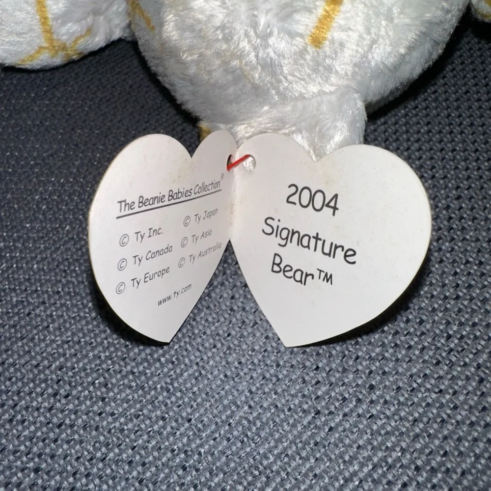 NWT! Ty Beanie Baby 2004 Signature Bear Original Gold & White P.E. Pellets
